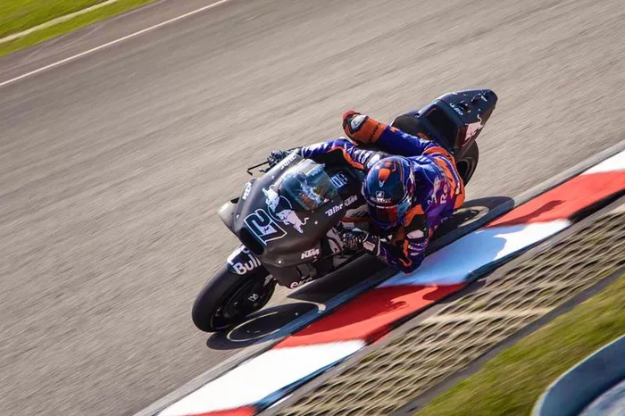 Iker Lecuona, Red Bull KTM Tech 3