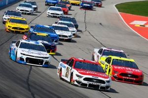 Paul Menard, Wood Brothers Racing, Ford Mustang Motorcraft / Quick Lane Tire & Auto Center, Ryan Blaney, Team Penske, Ford Mustang Menards/Cardell Cabinetry