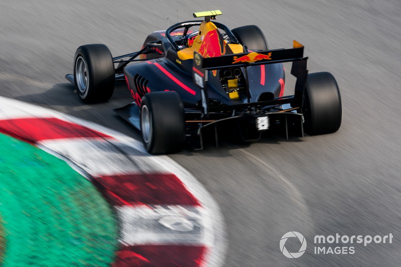 №4. Лиам Лоусон (Новая Зеландия, 17 лет), MP Motorsport