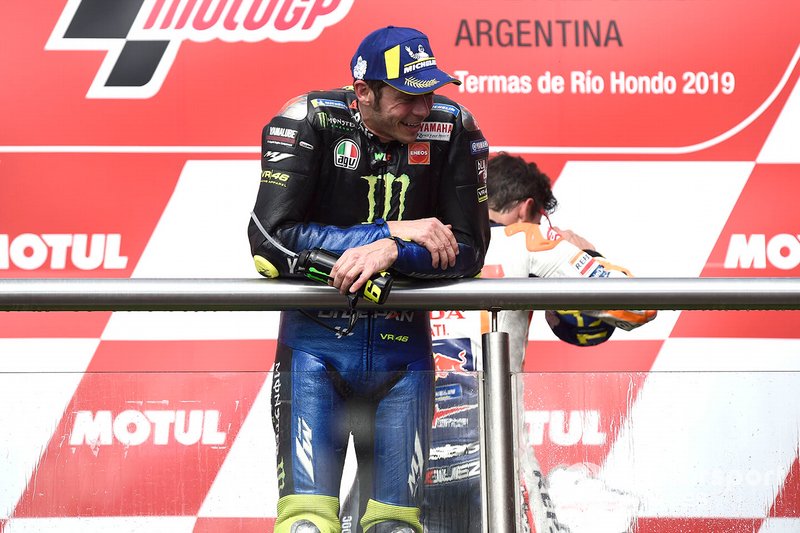 Podio: segundo clasificado Valentino Rossi, Yamaha Factory Racing