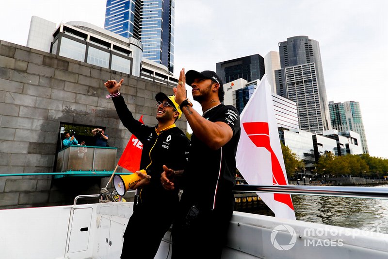Daniel Ricciardo, Renault and Lewis Hamilton, Mercedes AMG F1 on the way to the Federation Square event
