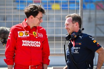 Mattia Binotto, Takım Patronu Ferrari, ve Christian Horner, Takım Patronu, Red Bull Racing