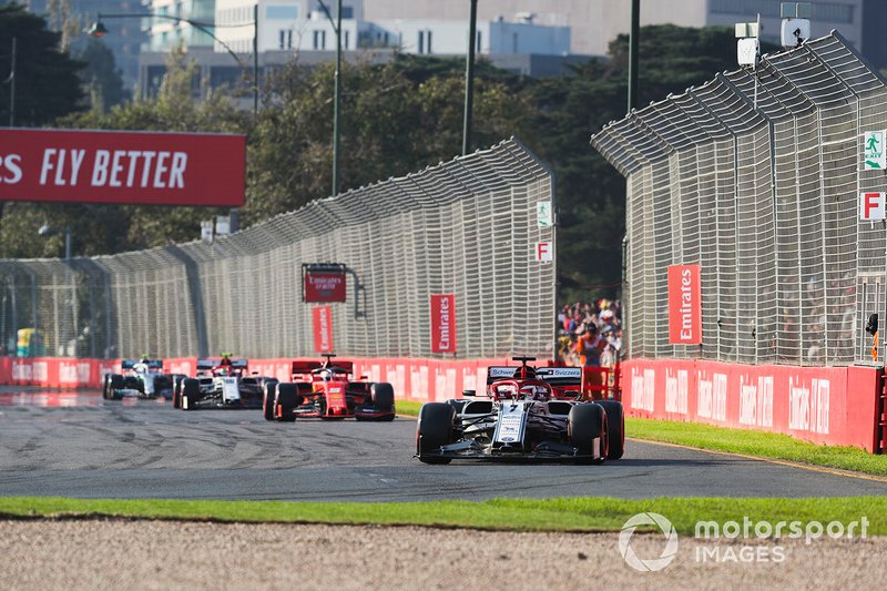 Kimi Raikkonen, Alfa Romeo Racing C38, Sebastian Vettel, Ferrari SF90, Antonio Giovinazzi, Alfa Romeo Racing C38