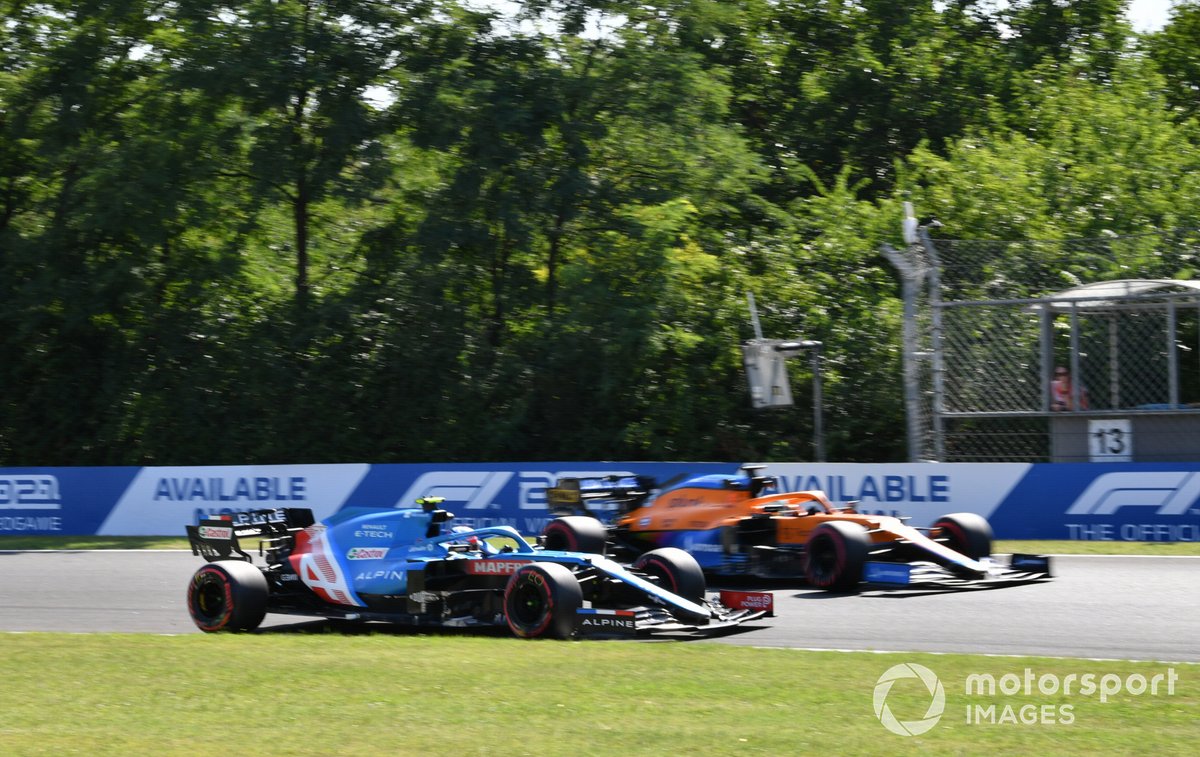 Esteban Ocon, Alpine A521, Daniel Ricciardo, McLaren MCL35M