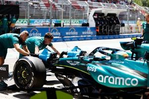 Fernando Alonso, Aston Martin AMR24, vuelve al garaje