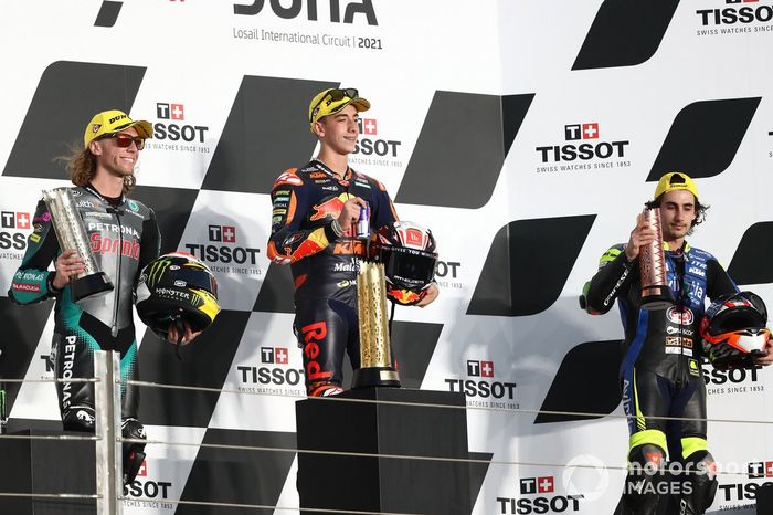 Podio: ganador Pedro Acosta, Red Bull KTM Ajo, Darryn Binder, Petronas Sprinta Racing y Niccolo Antonelli, Reale Avintia Moto3