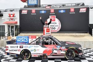 Race winner John Hunter Nemechek, Kyle Busch Motorsports, Toyota Tundra Safeway