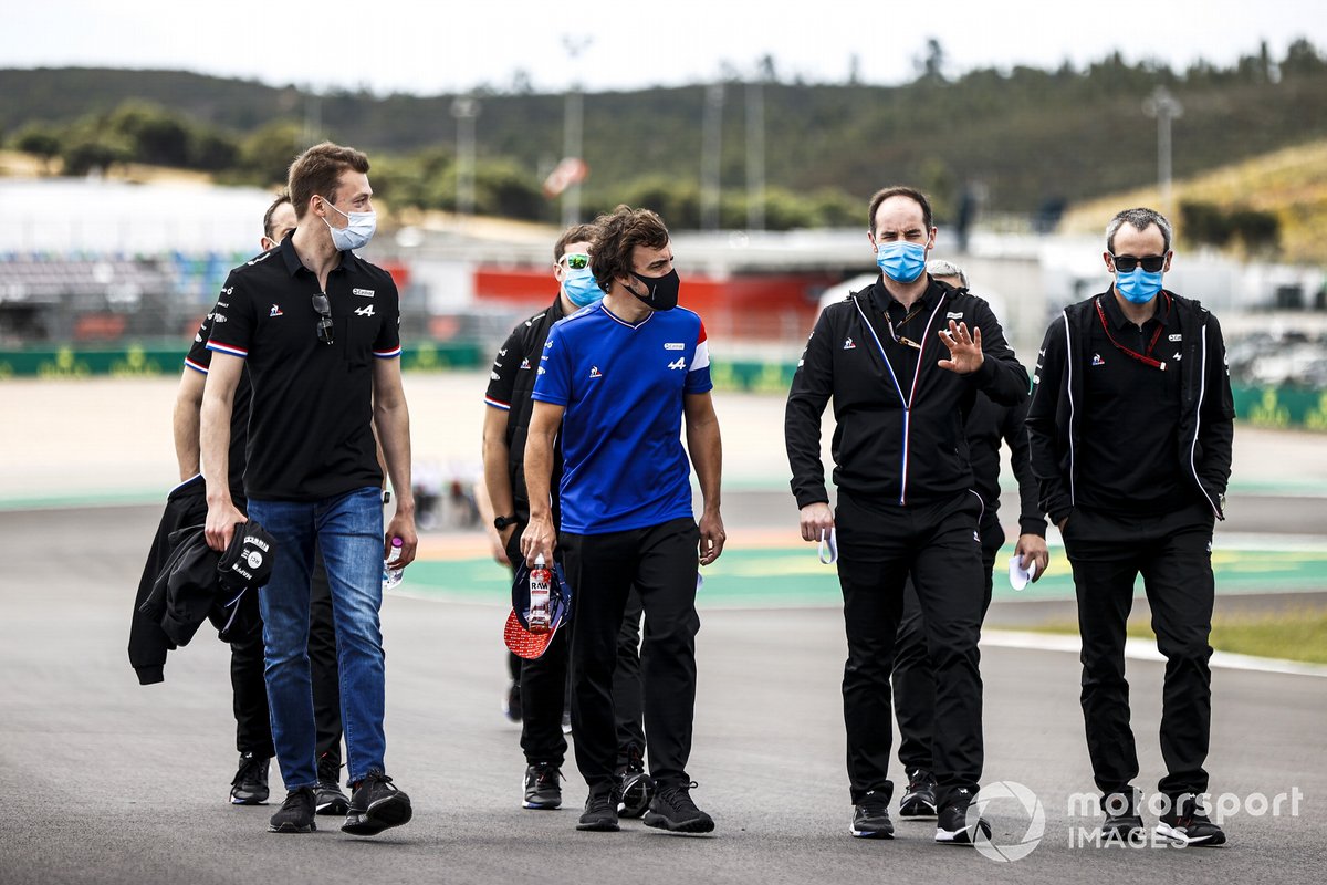 Daniil Kvyat, reserva de Alpine F1 y Fernando Alonso, Alpine F1