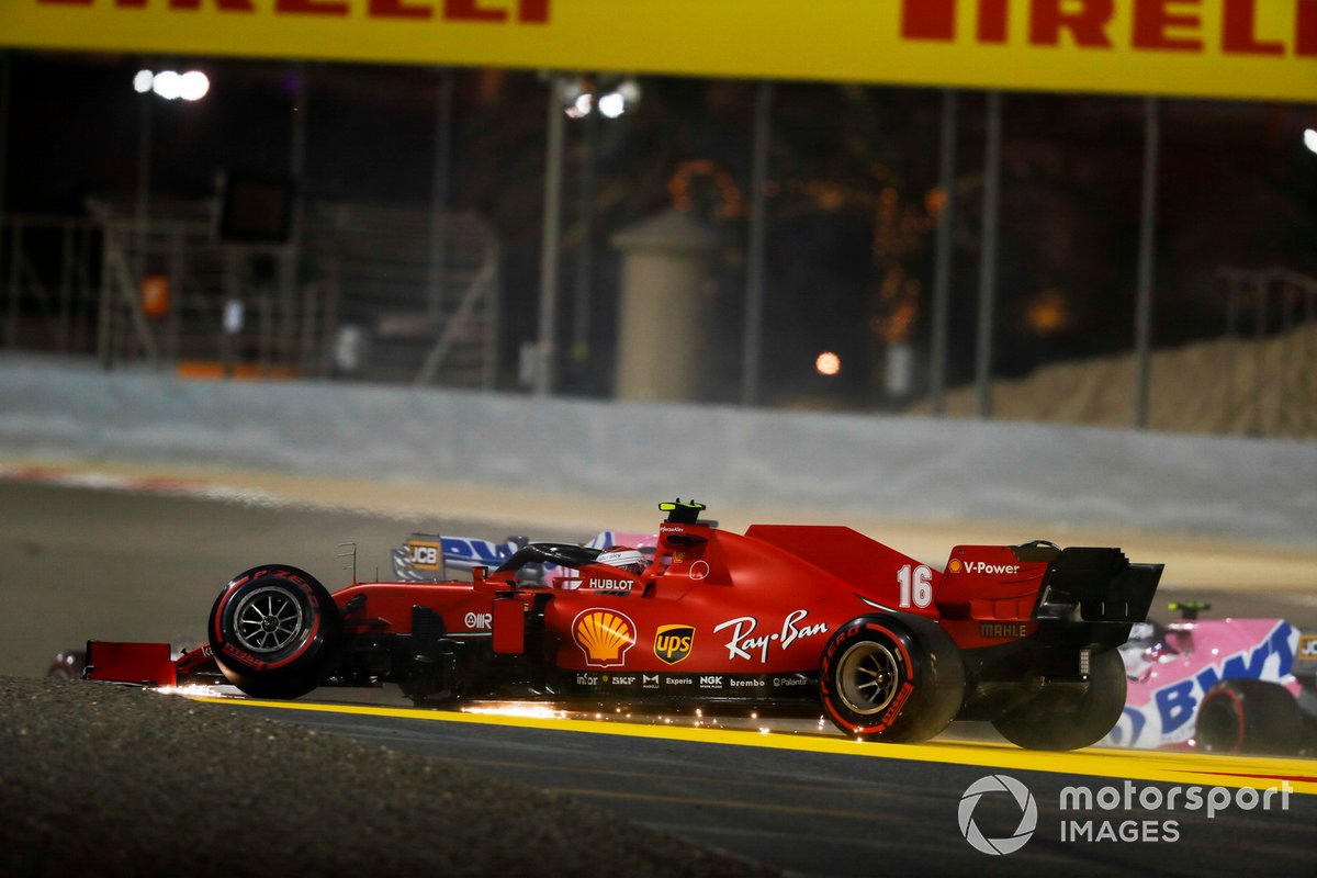 Charles Leclerc, Ferrari SF1000 con la sospensione anteriore rotta, dopo l'incidente al primo giro