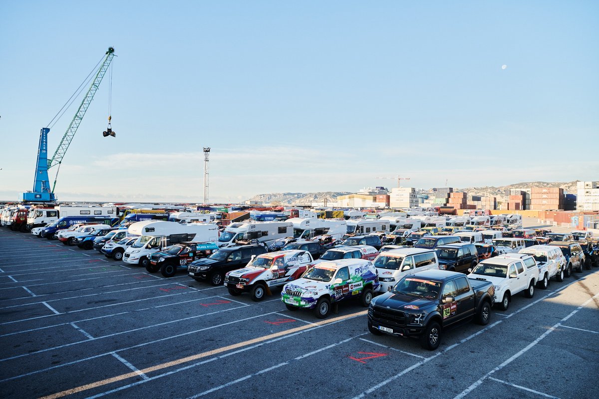 Embarque del Dakar 2021 en Marsella
