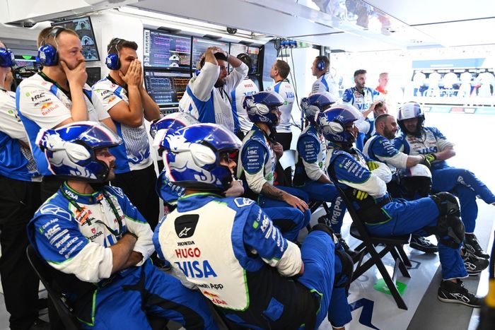 Miembros del equipo de Visa Cash App Racing Bulls