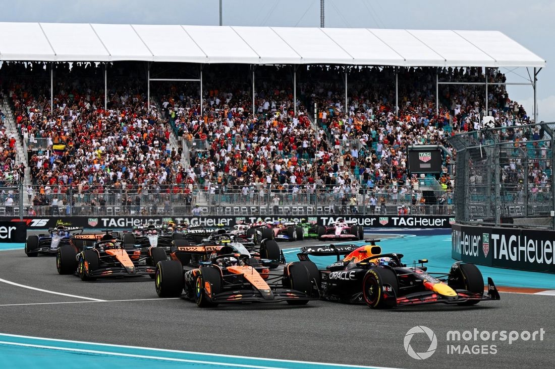 Lando Norris, McLaren, Oscar Piastri, McLaren, Max Verstappen, Red Bull Racing, Andrea Kimi Antonelli, Mercedes