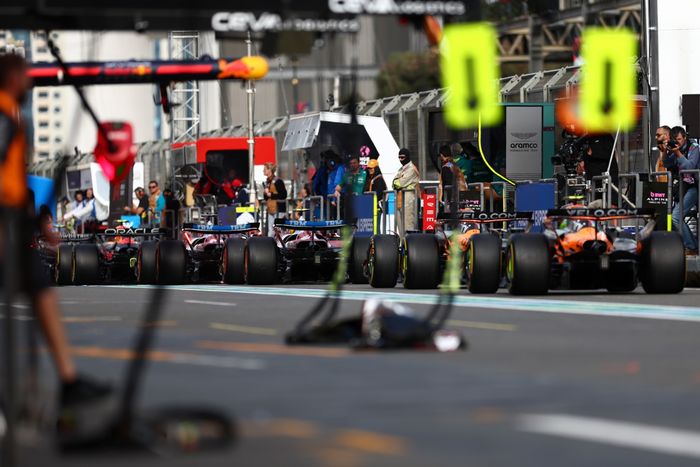 Lewis Hamilton, Ferrari, Lando Norris, McLaren, Oscar Piastri