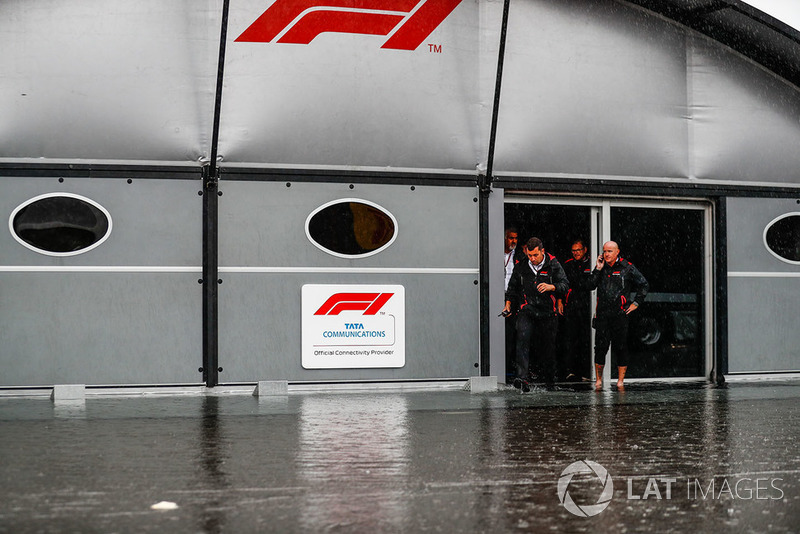 FOM TV Crew in the rain