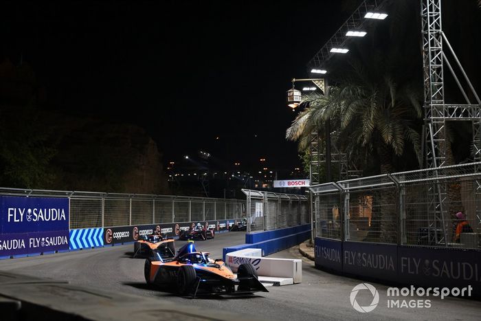 Jake Hughes, McLaren, e-4ORCE 04, Rene Rast, NEOM McLaren Formula E Team, e-4ORCE 04, Pascal Wehrlein, Porsche, Porsche 99X Electric Gen3