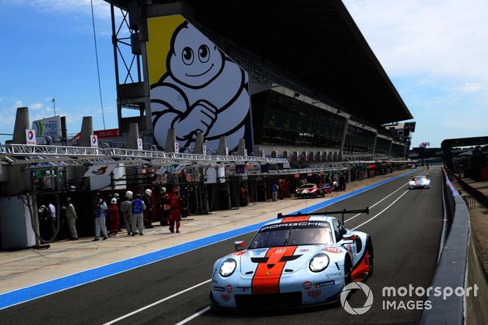 #86 Gulf Racing Porsche 911 RSR: Michael Wainwright, Benjamin Barker, Thomas Preining 
