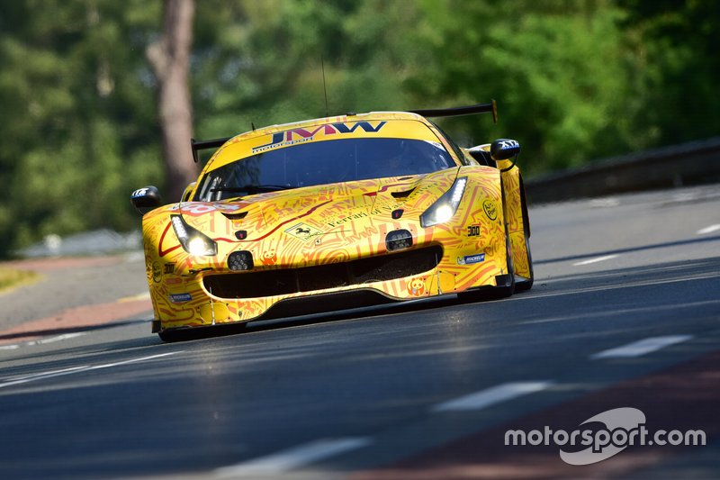 #84 JMW Motorsport Ferrari 488 GTE: Jeff Segal, Rodrigo Baptista, Wei Lu