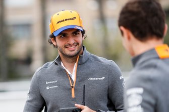 Carlos Sainz Jr., McLaren ve Lando Norris, McLaren SKY TV mücadelesinde