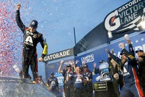 Race Winner Alex Bowman, Hendrick Motorsports, Chevrolet Camaro Axalta