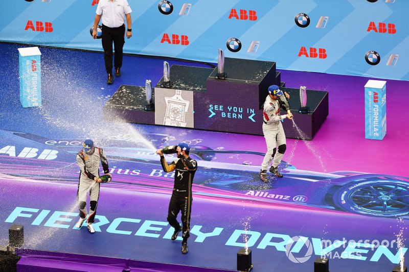 Lucas Di Grassi, Audi Sport ABT Schaeffler, sur le podium avec Sébastien Buemi, Nissan e.Dams, Jean-Eric Vergne, DS TECHEETAH