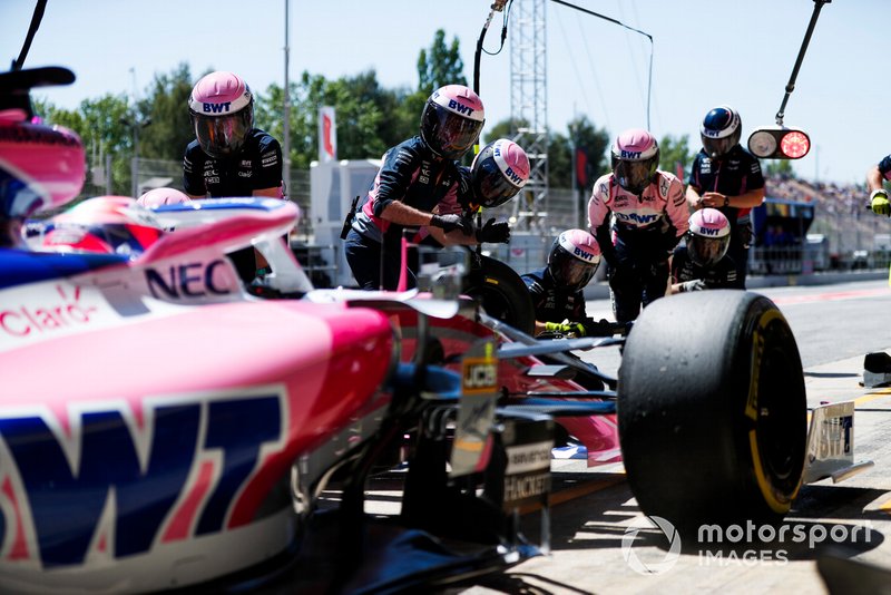 Sergio Perez, Racing Point RP19, effectue un arrêt au stand