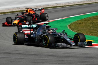 Lewis Hamilton, Mercedes AMG F1 W10, Max Verstappen, Red Bull Racing RB15