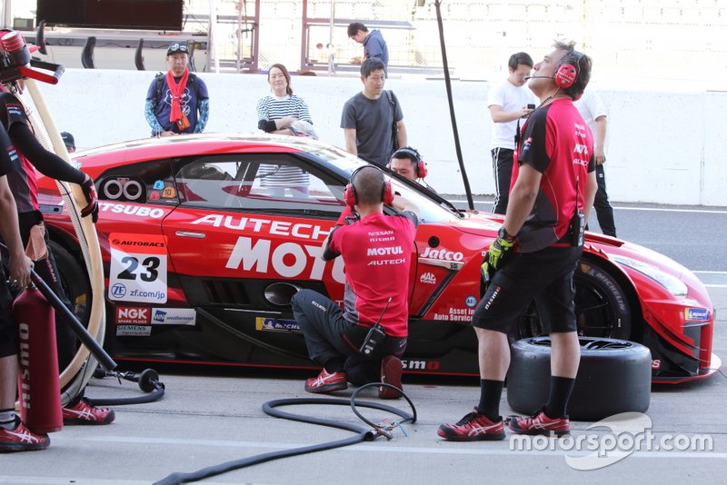 #23 MOTUL AUTECH GT-R