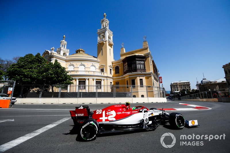 17: Antonio Giovinazzi, Alfa Romeo Racing C38, 1'42.424 (inc 10-place grid penalty)