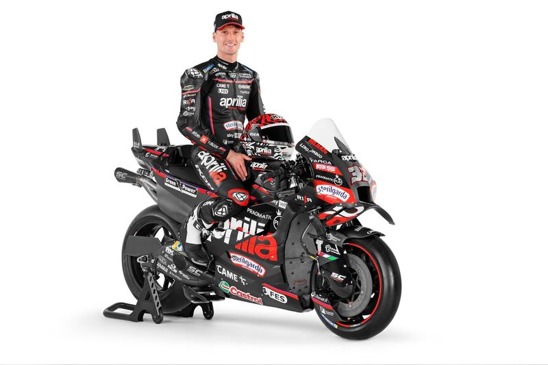 Lorenzo Savadori, Aprilia Racing