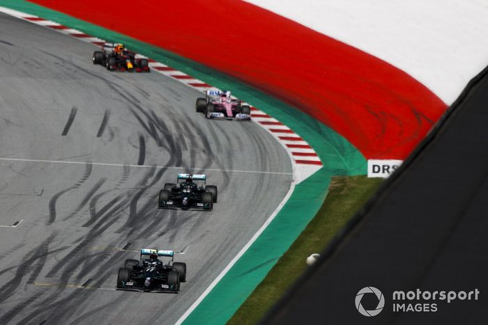 Valtteri Bottas, Mercedes F1 W11 EQ Performance, Lewis Hamilton, Mercedes F1 W11 EQ Performance, Sergio Pérez, Racing Point RP20 y Alex Albon, Red Bull Racing RB16 