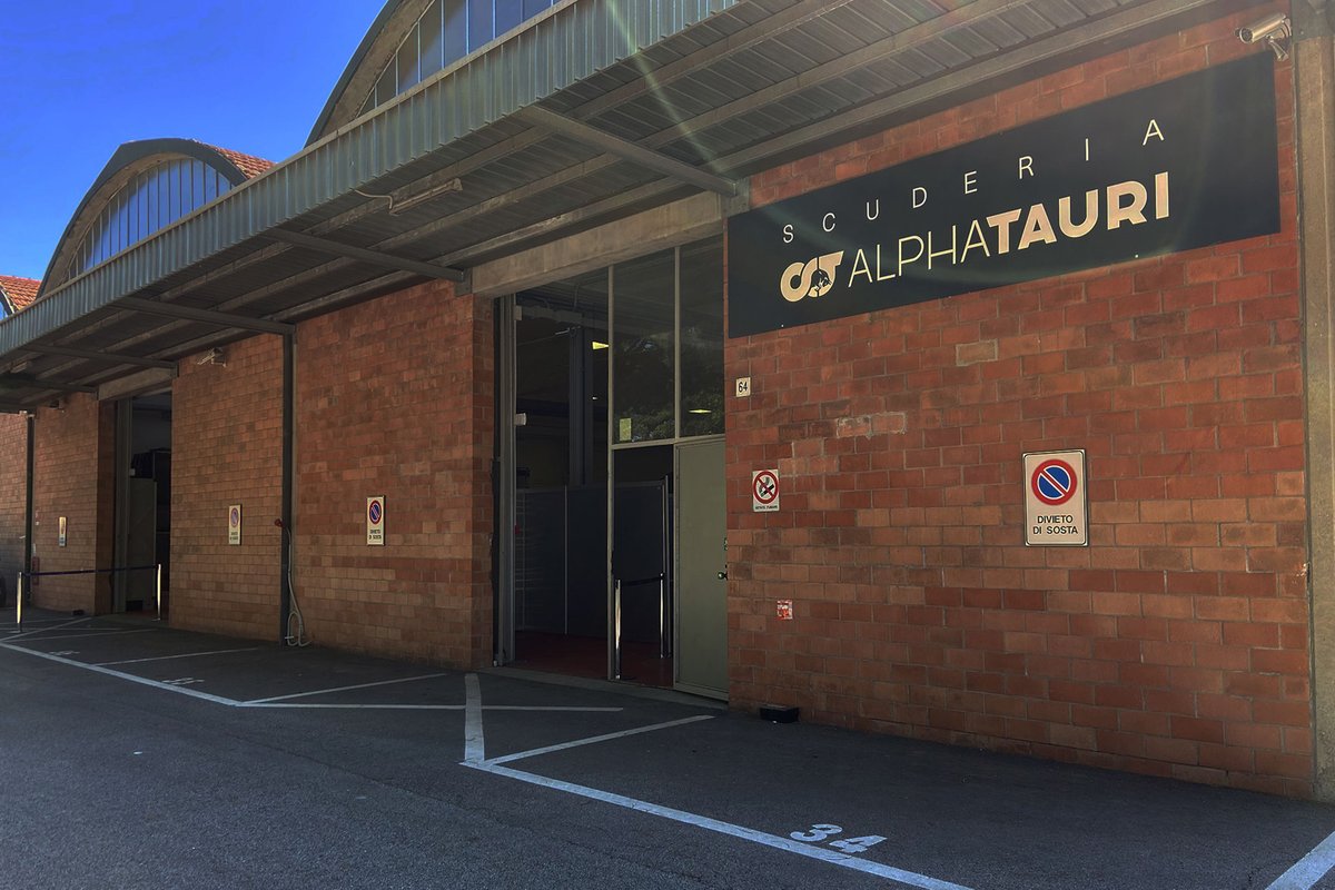 Corona-maatregelen bij heropening AlphaTauri-fabriek