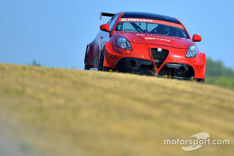 Bálint Hatvani, Team Unicorse, Alfa Romeo Giulietta TCR