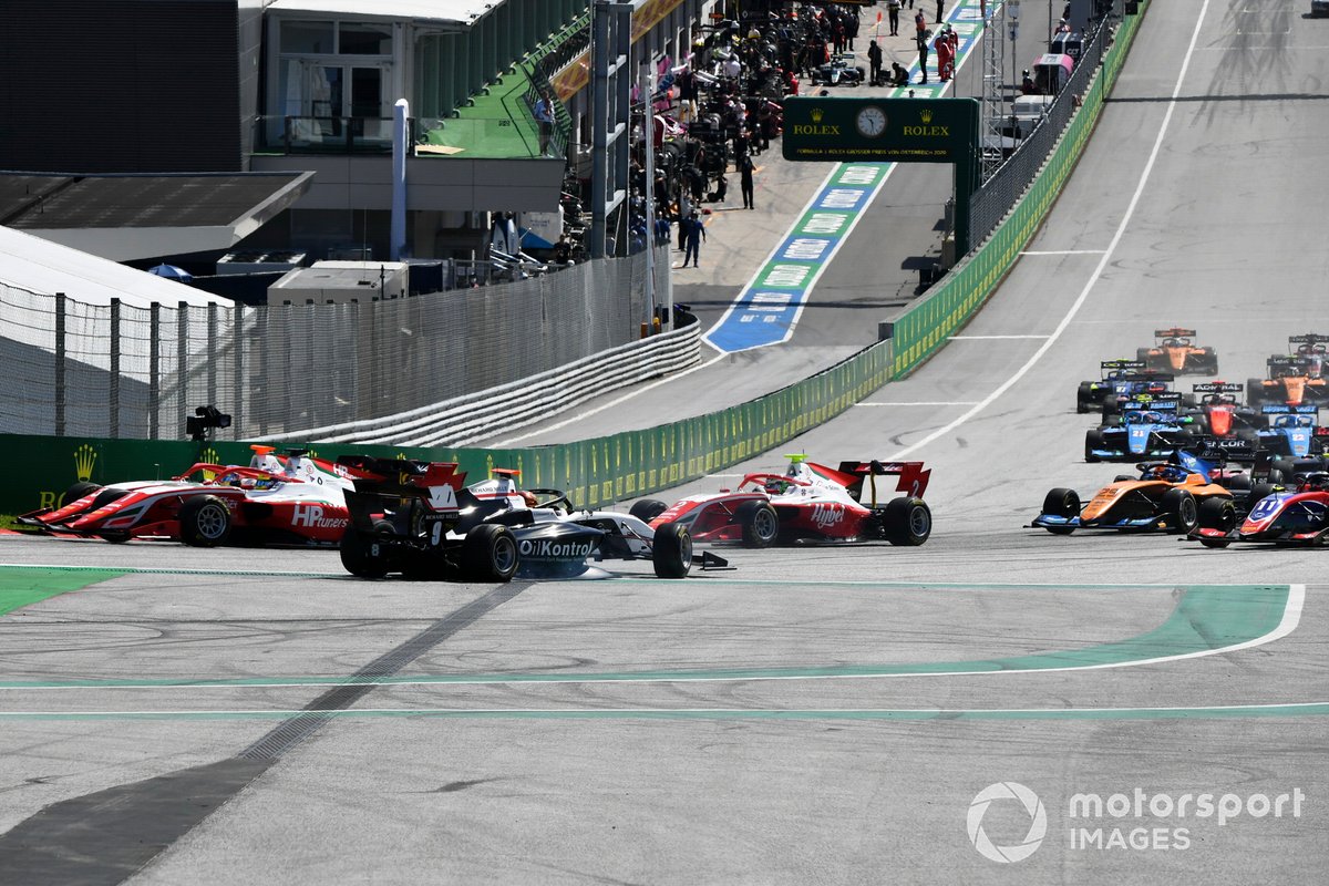 Sebastian Fernandez, ART Grand Prix spins at the start of the race