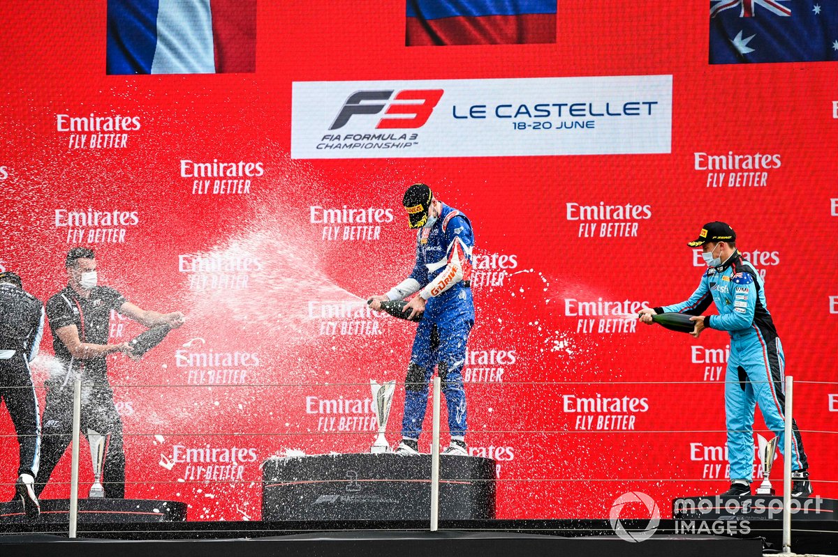 El ganador, Alexander Smolyar, ART Grand Prix y Calan Williams, Jenzer Motorsport