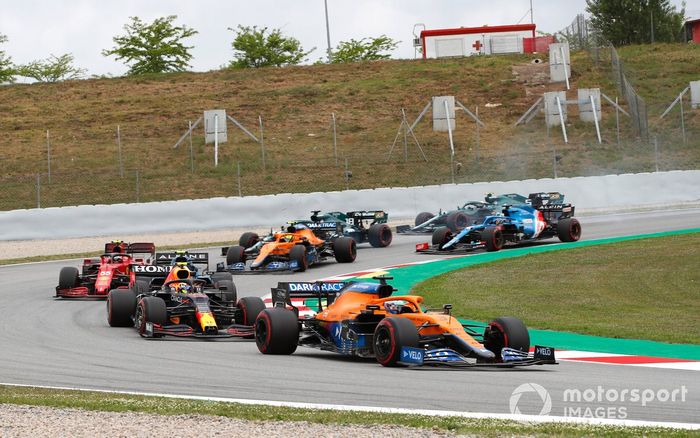 Daniel Ricciardo, McLaren MCL35M, Sergio Pérez, Red Bull Racing RB16B, Carlos Sainz, Ferrari SF21, Lando Norris, McLaren MCL35M, Fernando Alonso, Alpine A521