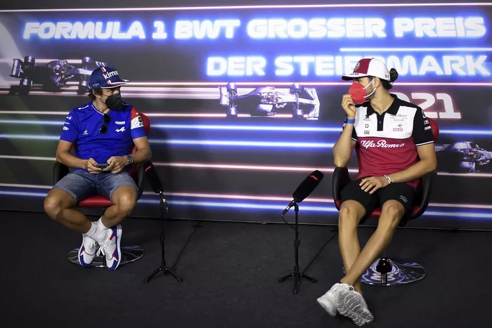 Fernando Alonso, Alpine F1, Antonio Giovinazzi, Alfa Romeo Racing en la conferencia de prensa