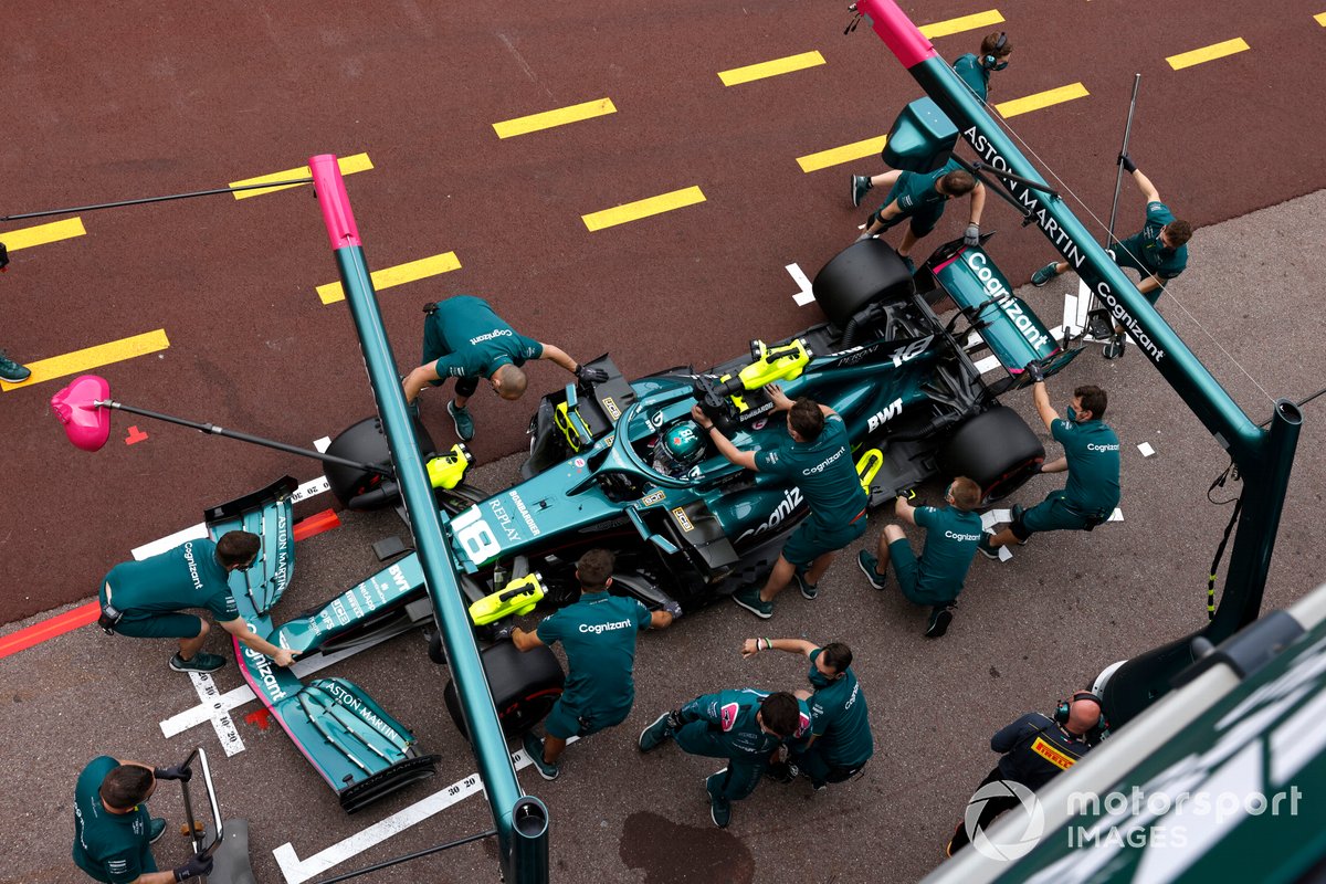 Lance Stroll, Aston Martin AMR21, ai box
