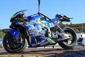 Bergung des Unfallmotorrads von Joan Mir, Team Suzuki MotoGP