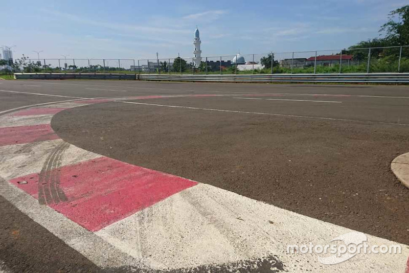 Kerb Sirkuit BSD City