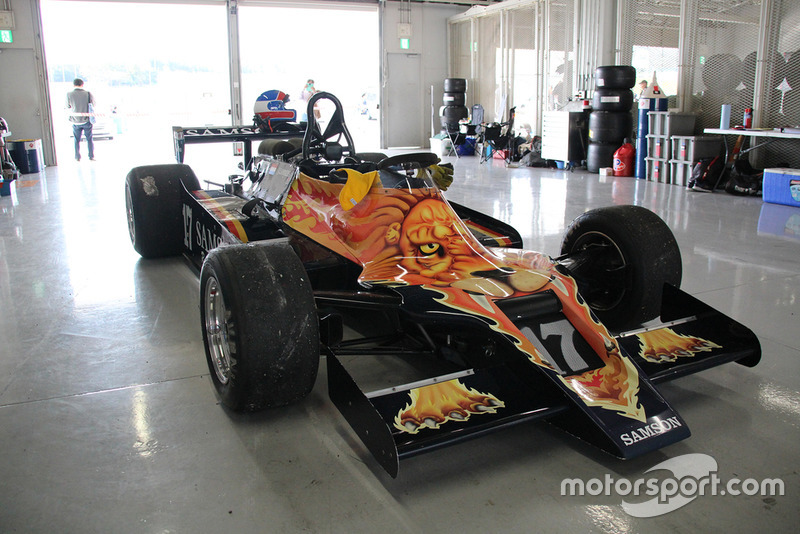 Shadow DN9