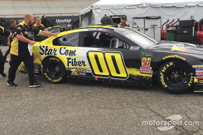 34. Landon Cassill, StarCom Racing Chevrolet Camaro