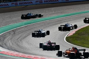 Kevin Magnussen, Haas F1 Team VF-18, runs wide as Lance Stroll, Williams FW41, Sergey Sirotkin, Williams FW41, Charles Leclerc, Sauber C37, and Stoffel Vandoorne, McLaren MCL33, pass