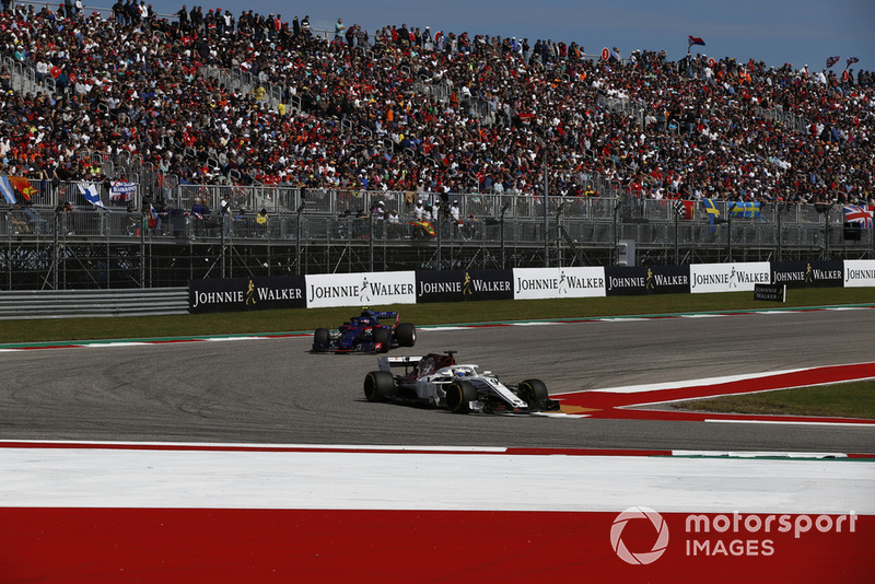 Marcus Ericsson, Sauber C37 e Pierre Gasly, Scuderia Toro Rosso STR13