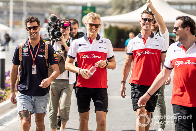 Daniel Ricciardo, Red Bull Racing and Marcus Ericsson, Sauber