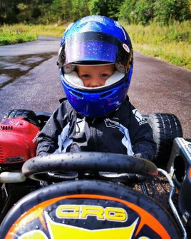 Kimi Raikkonen, oğlu Robin'e karting yaptırıyor