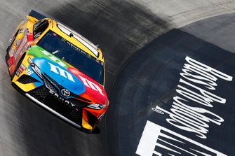 Kyle Busch, Joe Gibbs Racing, Toyota Camry M&M's