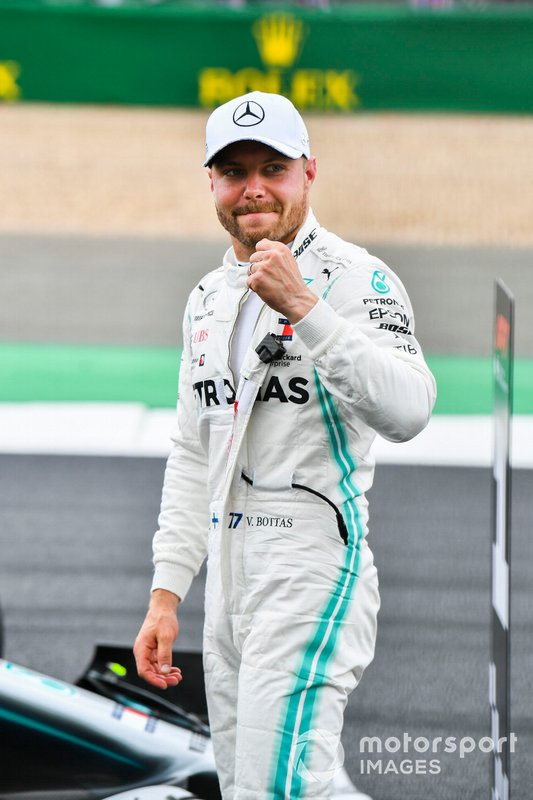 Ple sitter Valtteri Bottas, Mercedes AMG F1 celebrates in Parc Ferme