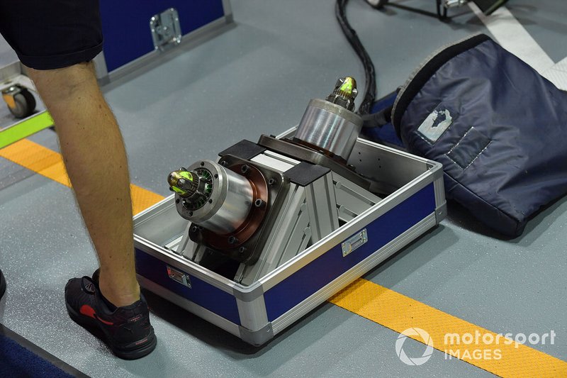 Red Bull Racing tyre practice wheel hub