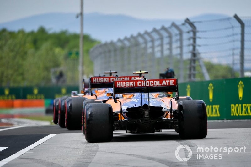 Carlos Sainz Jr., McLaren MCL34, Lando Norris, McLaren MCL34