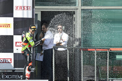 Podio: terzo classificato Tom Sykes, Kawasaki Racing
